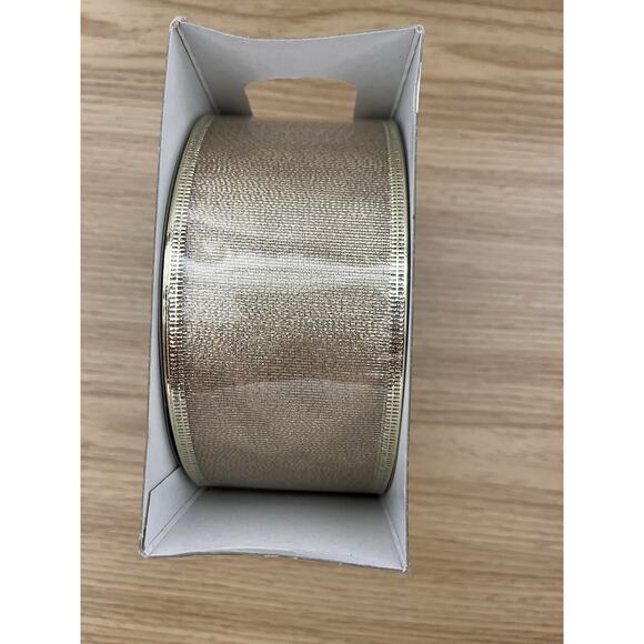 Holiday Cheer Gold Metallic Nylon Wired Edge RIBBON 100 ft 2.5" Super Value - Picture 4 of 4